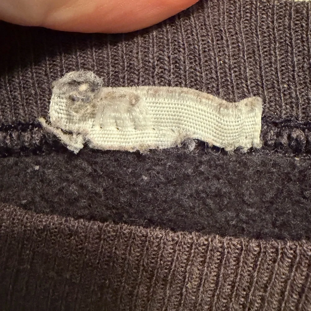 Perfectly faded soft black raglan vintage sweatshirt - Picture 2 of 4